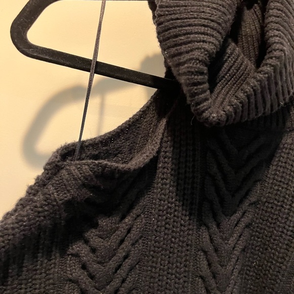 Paige Cold-shoulder Sweater - Picture 13 of 15